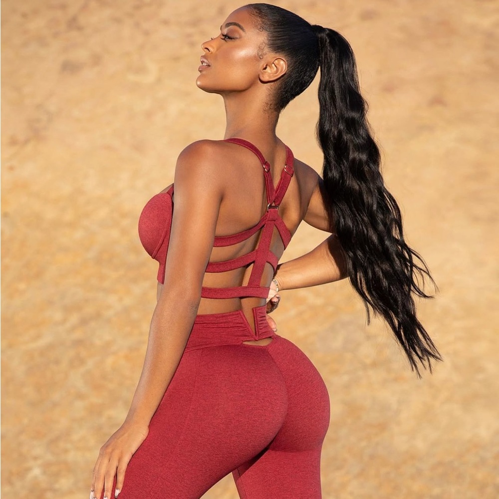 Bombshell Sportswear Voluptuous Leggings in Ruby Red